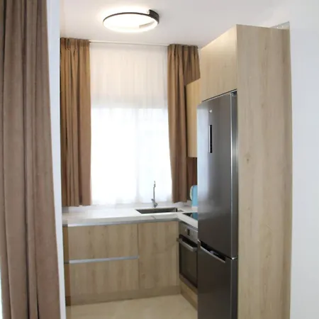 Azure Iris By Adriatic Living Apartament Golem (Tirana)